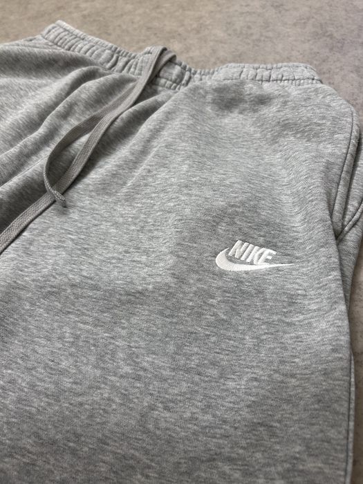 Штани сірі Nike L / M