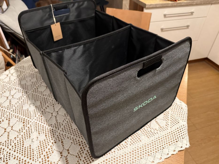 Oryginalny Nowy organizer Skoda