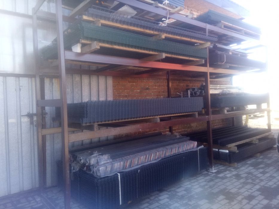 Siatka budowlana leśna ogrodzeniowa słupki