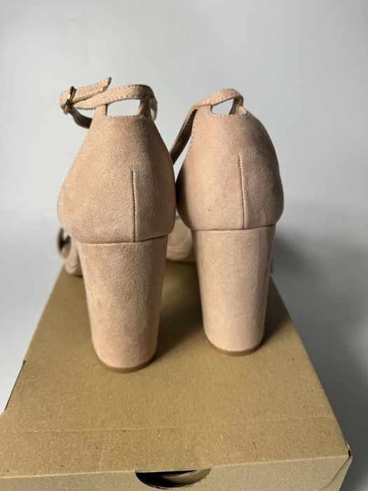 Nowe sandalki na obcasie buty damskie 41 sandaly outlet