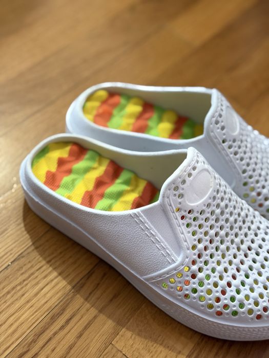 Крокси білі літні