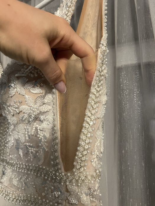 Suknia ślubna błyszcząca