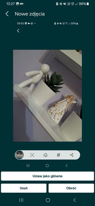 Biała plastikowa półka wisząca