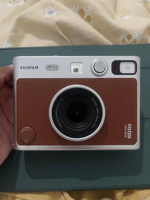 Compra de uma câmara instax mini evo