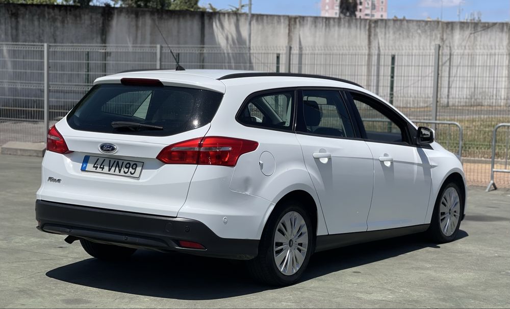 Ford Focus — fotografia 4