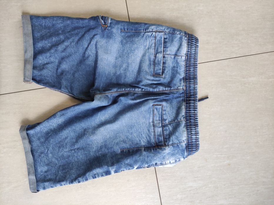Krótkie spodenki jeansowe