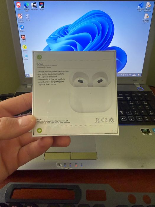 Безпровідні наушники AirPods 3