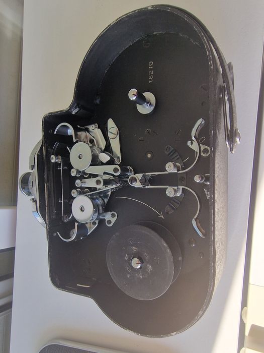 Máquina de filmar Paillard Bolex 16 mm