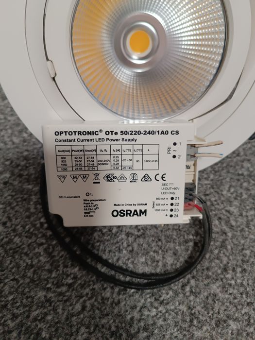 LED lampa sufitowa