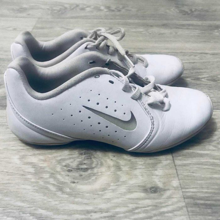 Кроссовки Nike экокожа  Р34 ст.21,5-21см оригинал детские