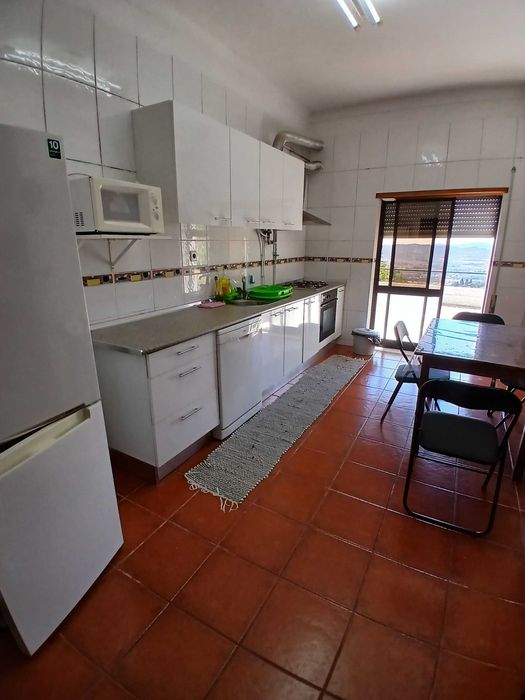 Alugo 2 quartos estudantes