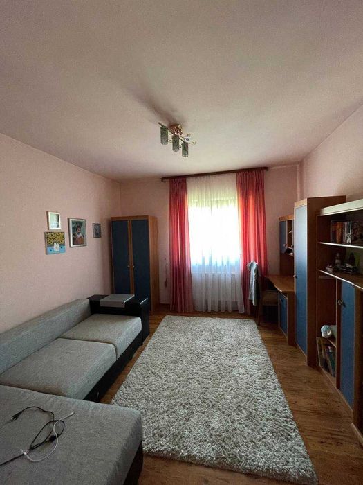 Продаж будинку та ділянки в смт. Івано Франкове