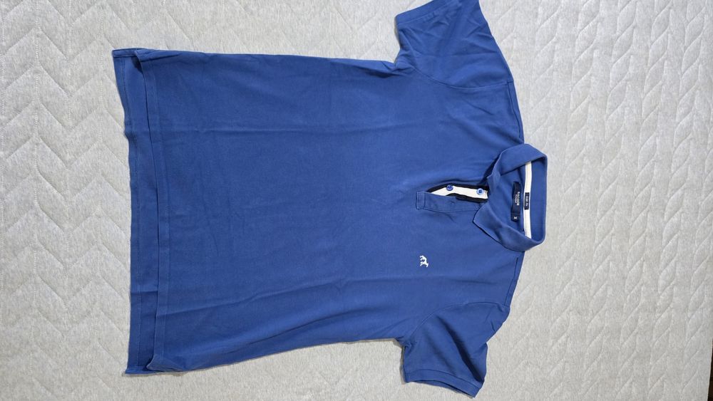 Polo Azul Sacoor Brothers
Tamanho M.
Em bom estado.