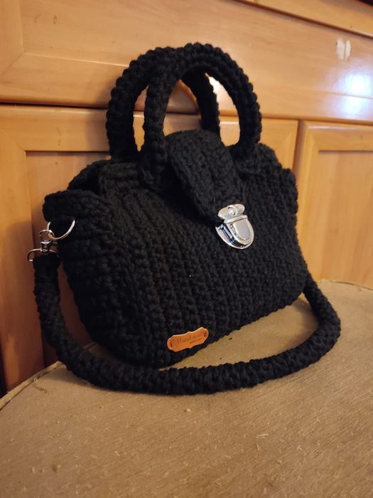 Mala em croche preto