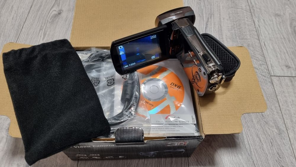 Відеокамера LG DVX-5F9