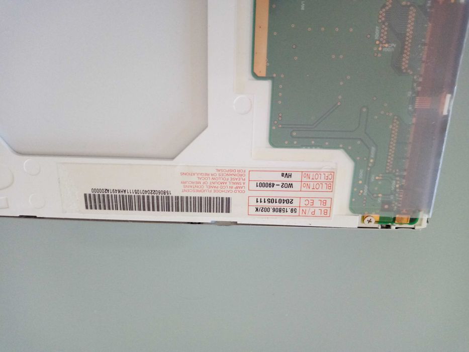 Vendo ecrãs de portátil 16´´