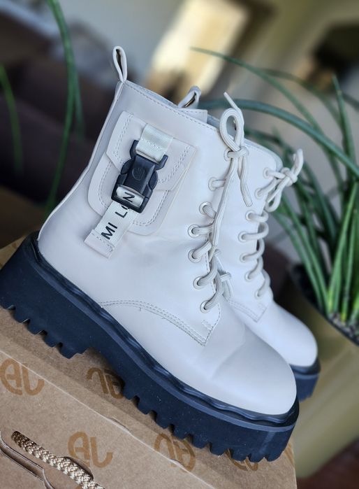 Осінні ботинки на дівчинку