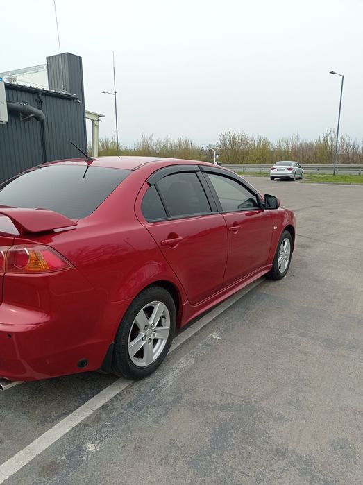 Продам mitsubishi lancer