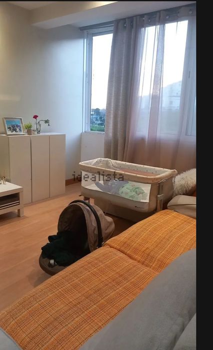 Alugo quarto em Queluz Belas na rua das Finanças