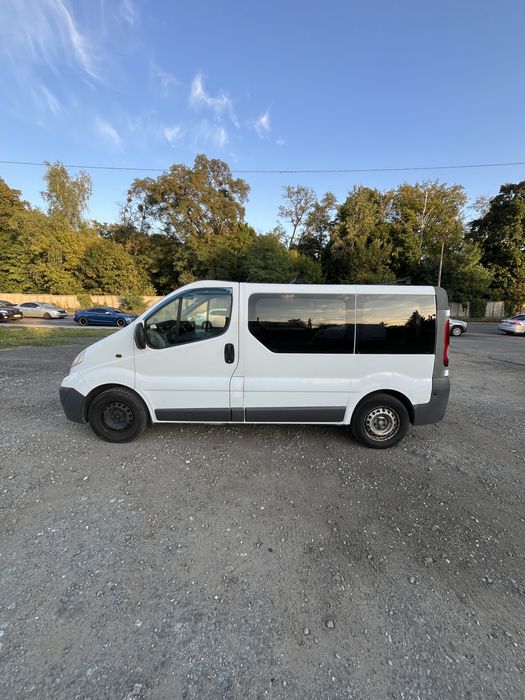 Opel Vivaro robot