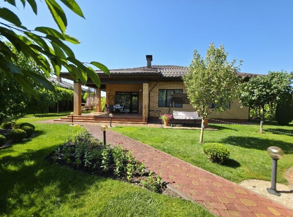 Продаётся качественный добротный дом в начале Обуховки район Некрасова