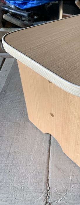 Маленький табурет (стілець)