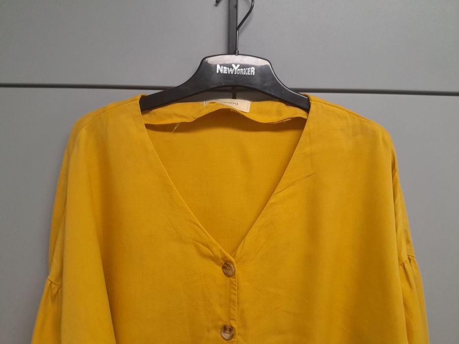 Bluzka z ozdobnymi guzikami i szerokimi rękawami promod rozmiar XL