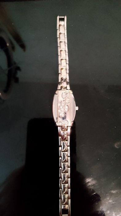 Часы-браслет Q*Q оригинал, на тонкое запястье 15 см