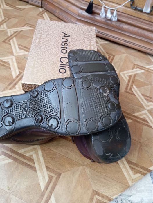 100 % Натуральная кожа  Ботинки  Кроссовки. CLARKS. p. 42
100 % Натура