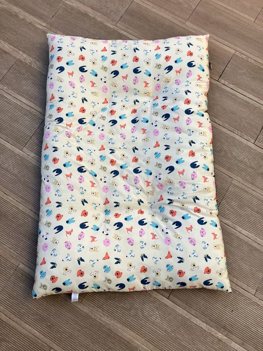 Cama almofadada para cão Marca Leeby