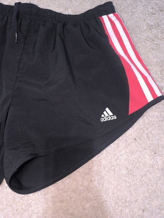 Damskie spodenki Adidasa