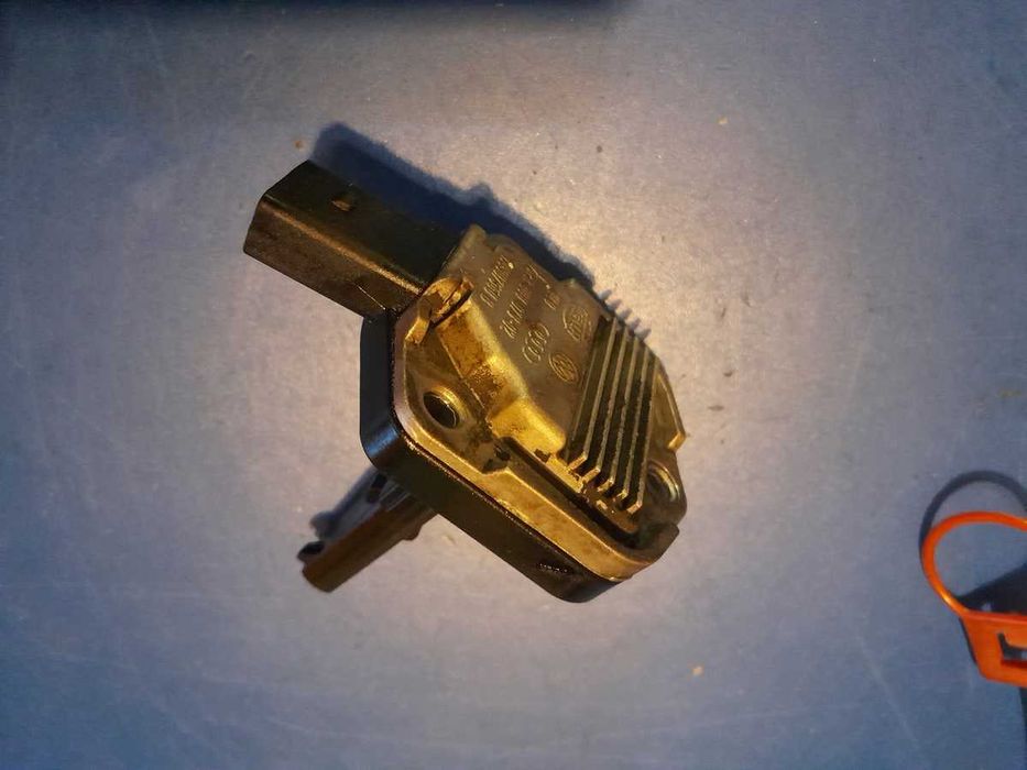 Czujnik poziomu oleju w misce Audi Vw Seat Skoda 1J0'907660B