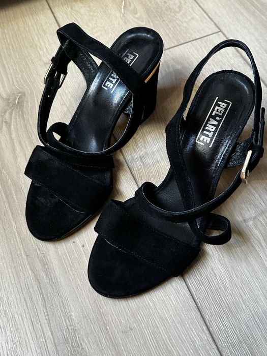 Sapatos salto alto em pele - PEL’ARTE (COMO NOVOS)