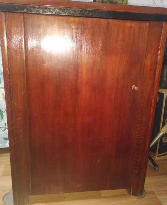 Швейна ножна машинка "Подільськ"