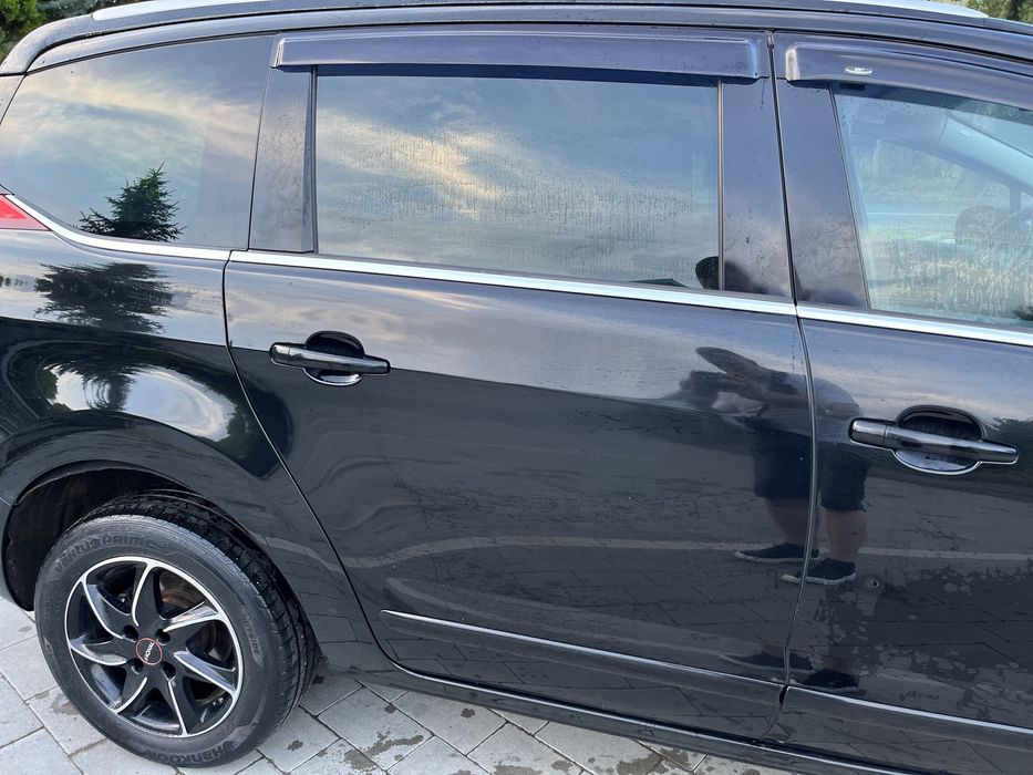 Exlusive Pegout 5008 2010