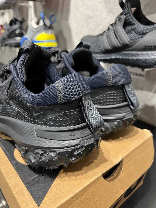 Кросівки Nike ACG Mountain Fly 2 Low "Triple Black" — EUR 41 (26 см), Нові