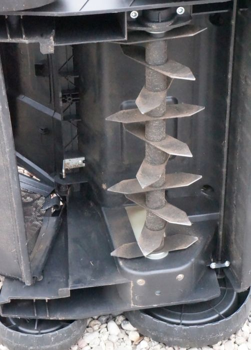 Wertykulator aerator elektryczny