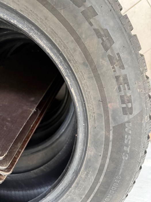 Шини зимові 235-65 R17  комплект 4 шт