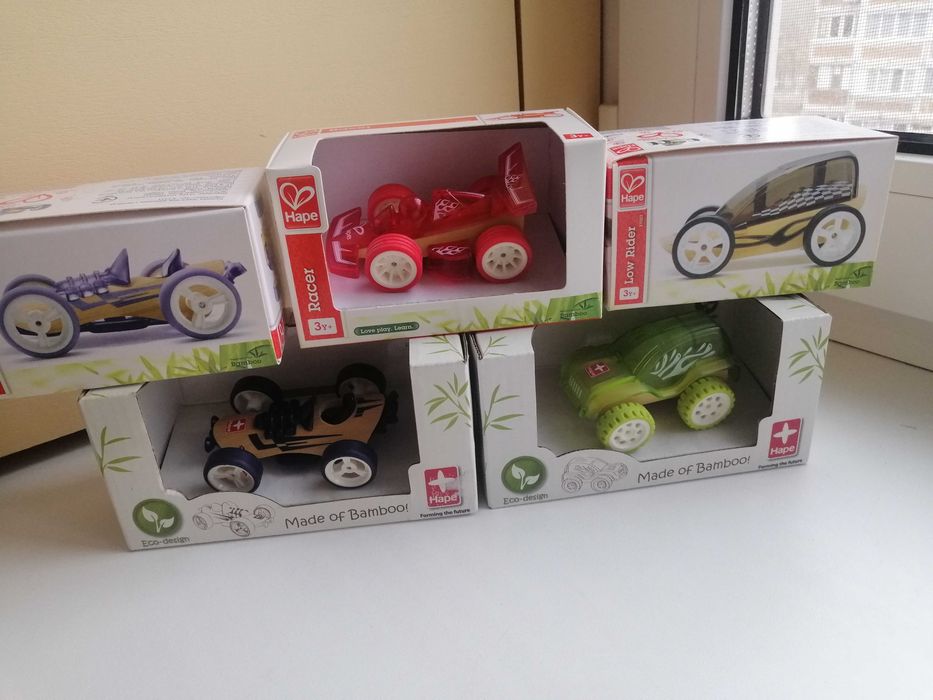Машинки, бамбук, т.м. Hape