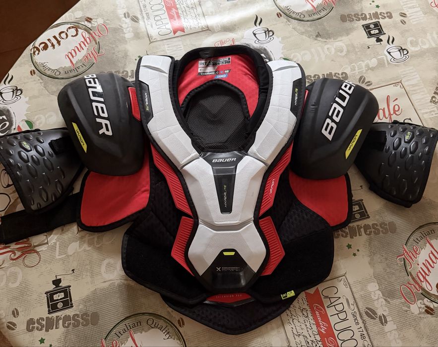 нагрудник хокейний Bauer Vapor Hyperlite