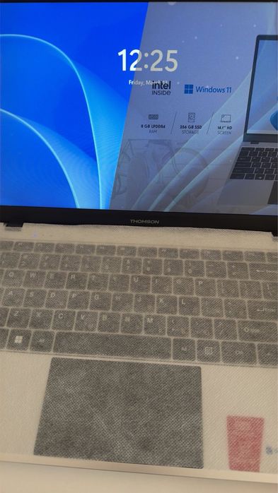 Новий ноутбук Thomson Neo N14, 8GB RAM
