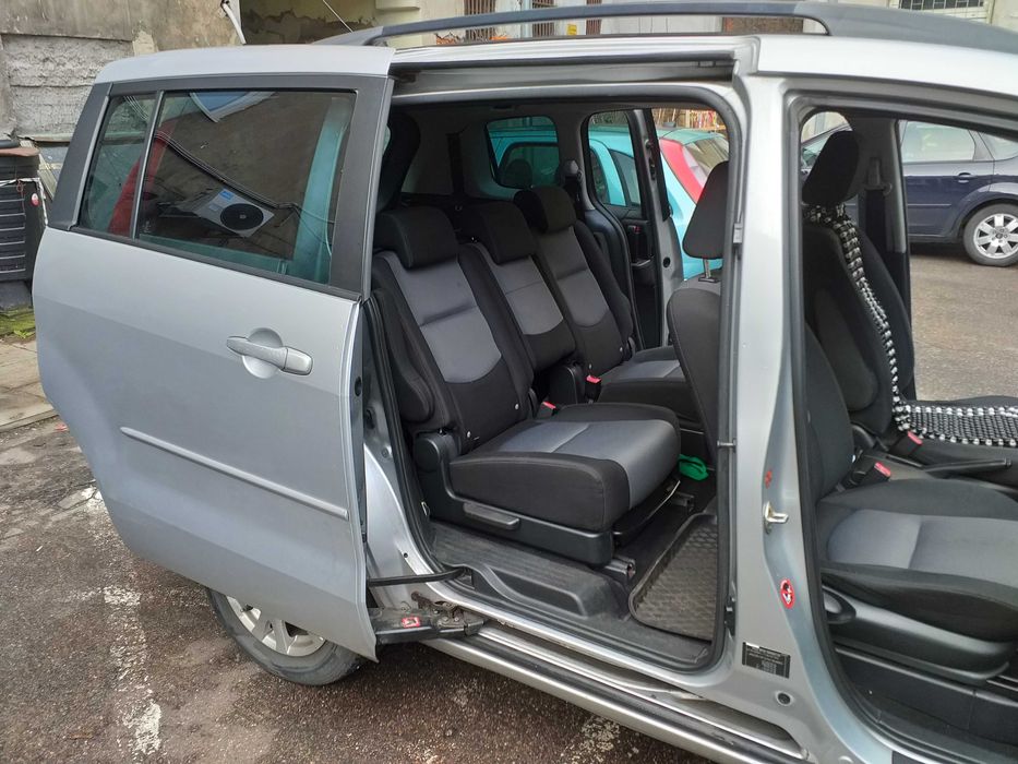 sprzedam samochodzik Mazda5