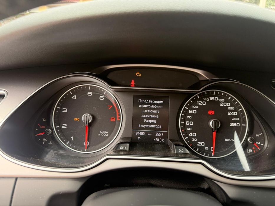 Продам Audi A4 b8 2013
