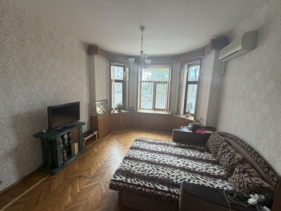 Продам 2х.комнт.квартру на ул.Пастера. Центр.