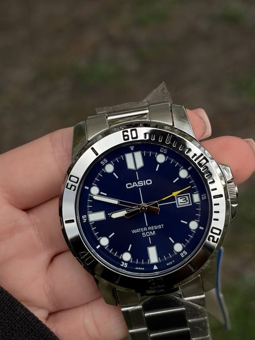 Чоловічий годинник CASIO MTP-VD01D-2E.