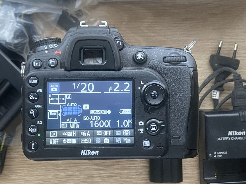 Pack NIKON D7100 (+ uma para peças) + SIGMA ART 18-35 1.8