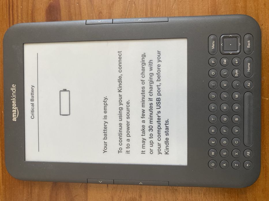 модель Amazon Kindle 3 Keyboard)