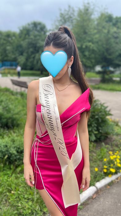 Випускна сукня бренду Kel.In.Ua кольору фуксія
