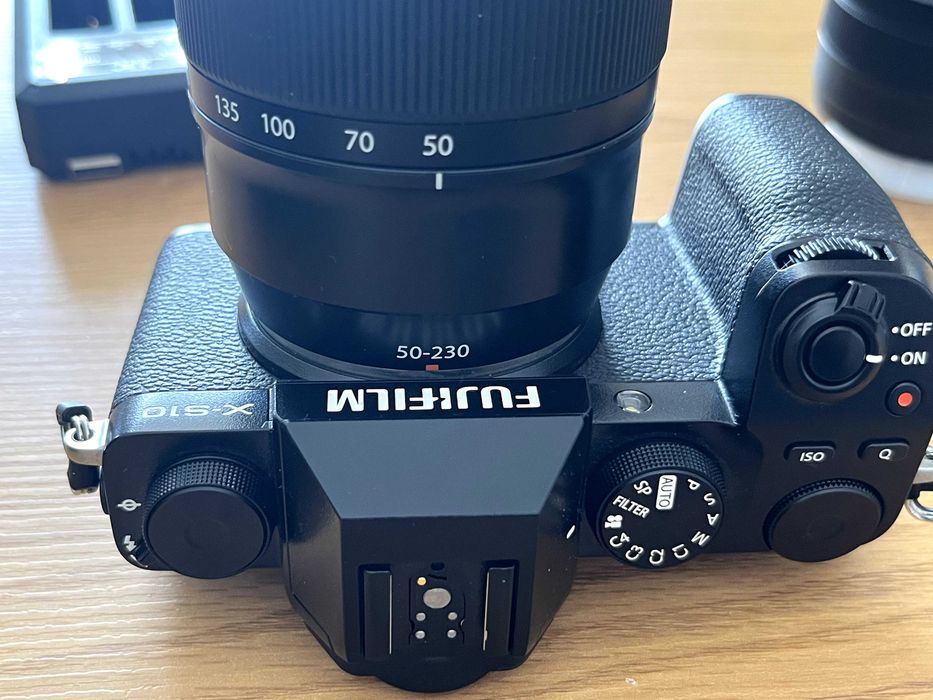 Fujifilm X-S10 + Objectiva FUJIFILM XC 50-230mm f/4.5-6.7 OIS II + Fujifilm XC 15-45mm f/3.5-5.6 OIS PZ