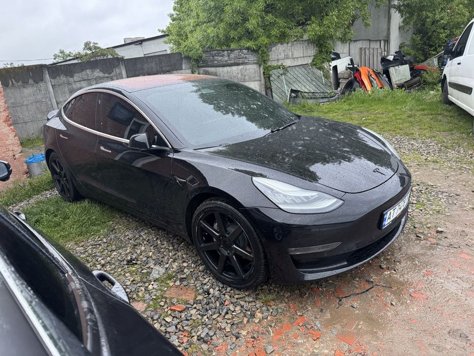 Tesla 3  оренда 450 км лонг рендж
